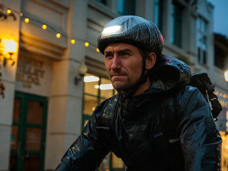 What Makes a Helmet Truly Visible at Night for Cyclists?